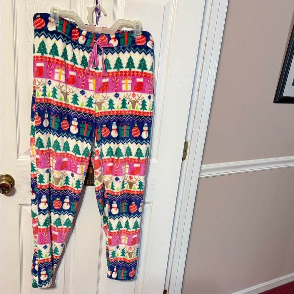 Joyspun ladies sleep or lounge pants with festive Christmas design; size: L